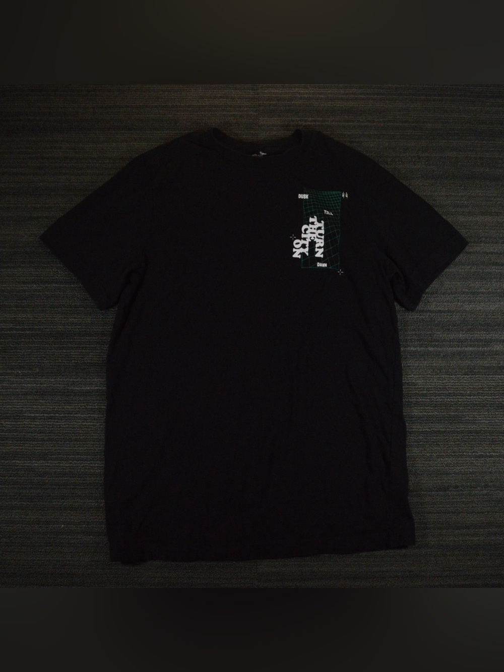H&M Through the Night Chicago Graphic T-Shirt Men’s S